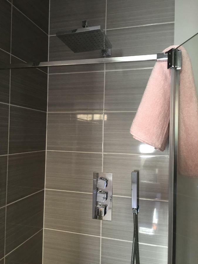 شقة Stunning 2 Bed Flat Shepherds Bush لندن المظهر الخارجي الصورة